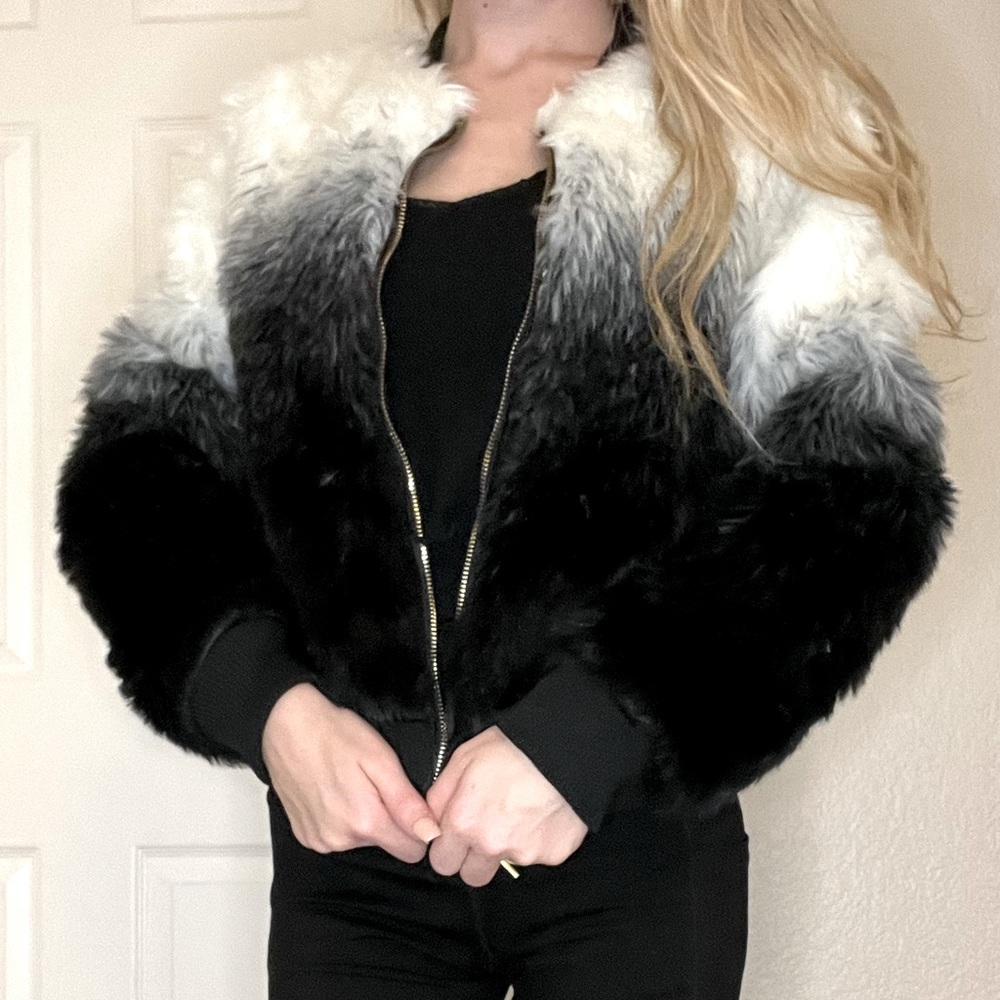 FUZZY ZIP UP COAT, FUZZY JACKET, BLACK AND WHITE FUZZ, WOMENS SIZE MEDIUM